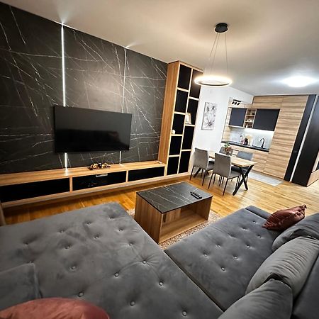 Mar Residence 14 Nis Bagian luar foto