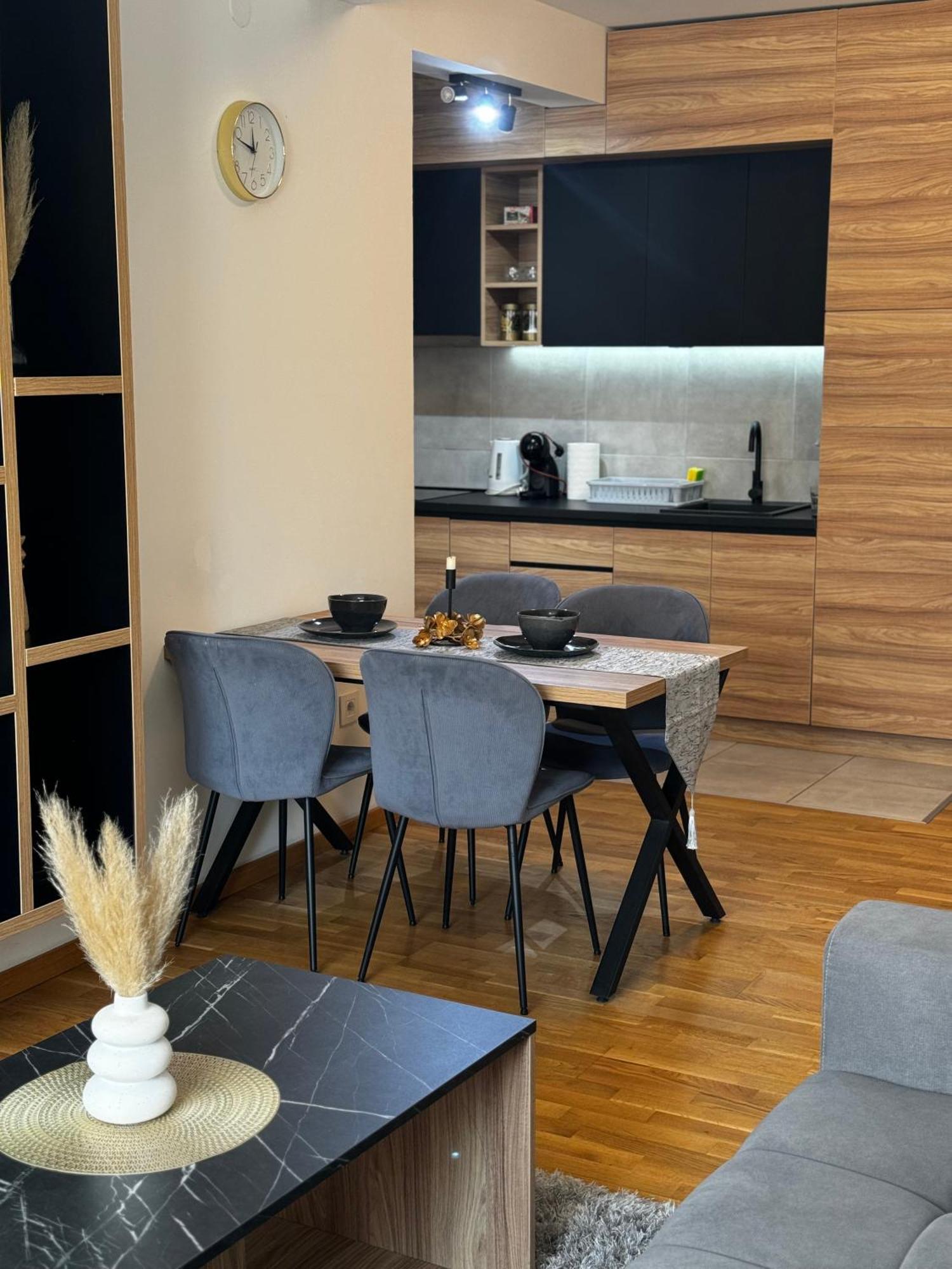 Mar Residence 14 Nis Bagian luar foto