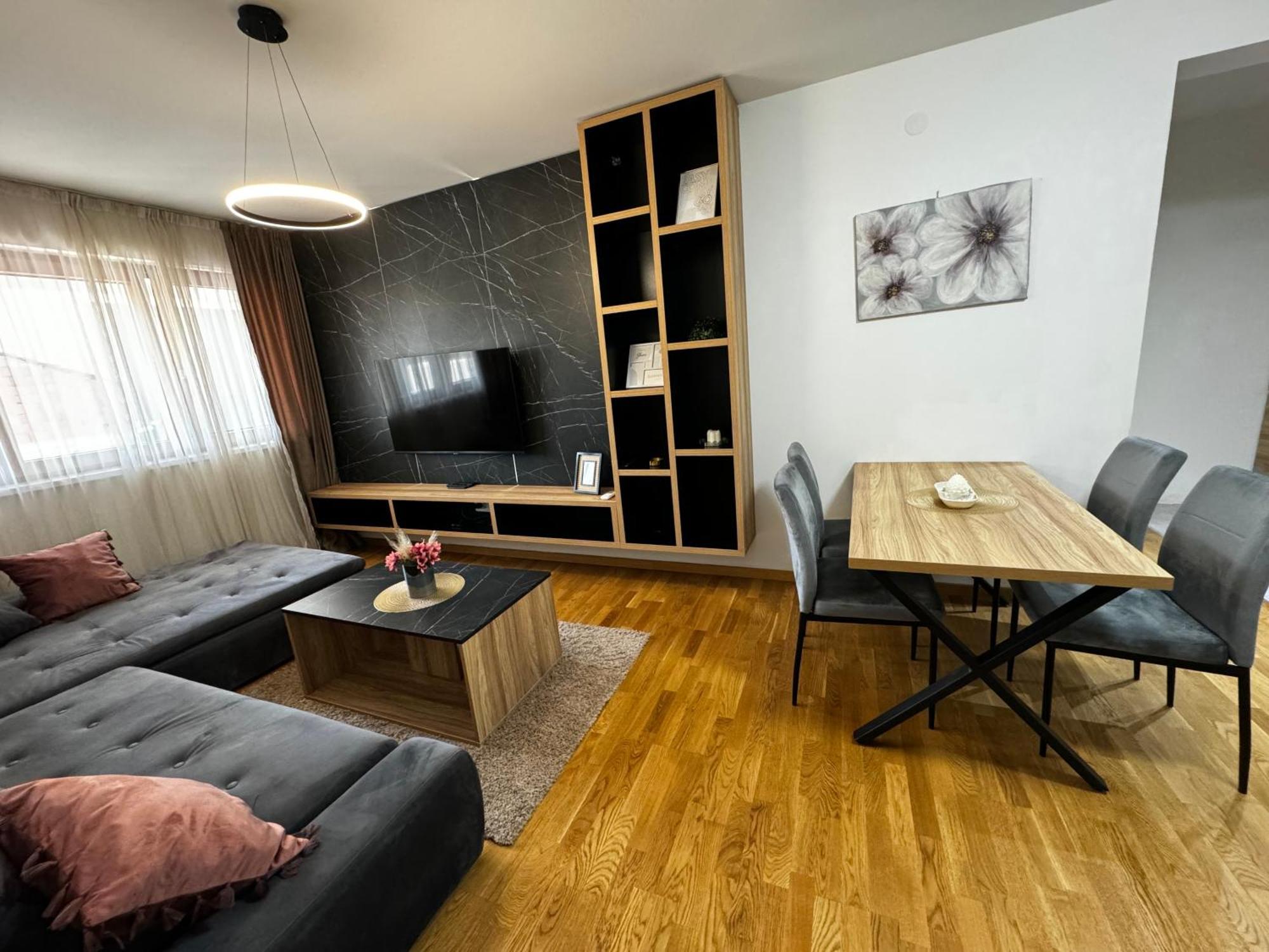 Mar Residence 14 Nis Bagian luar foto